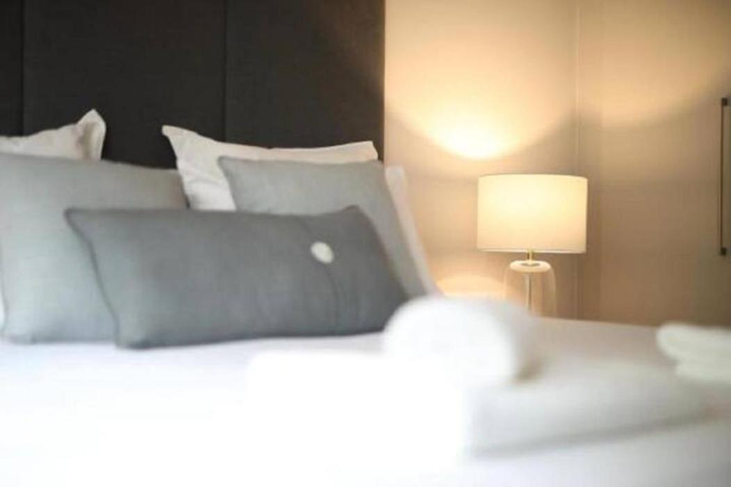 Legeo-luxurious Athenian Ateny